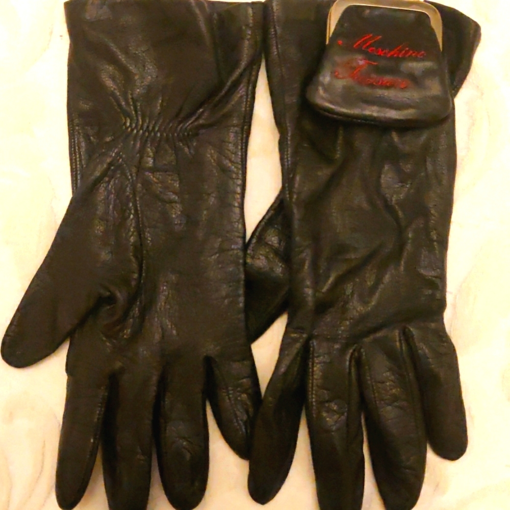 Moschino softest genuine leather cloves